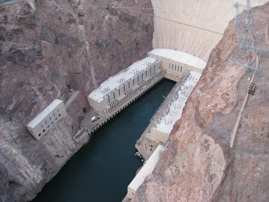Las Vegas 2010 - Hoover Dam Revisited 0791.JPG - The 2010 Las Vegas Fire - Ice and Sweat Tour. Half Marathon, Red Rock Canyon, Casinos, Valley of Fire.... and buffets!
